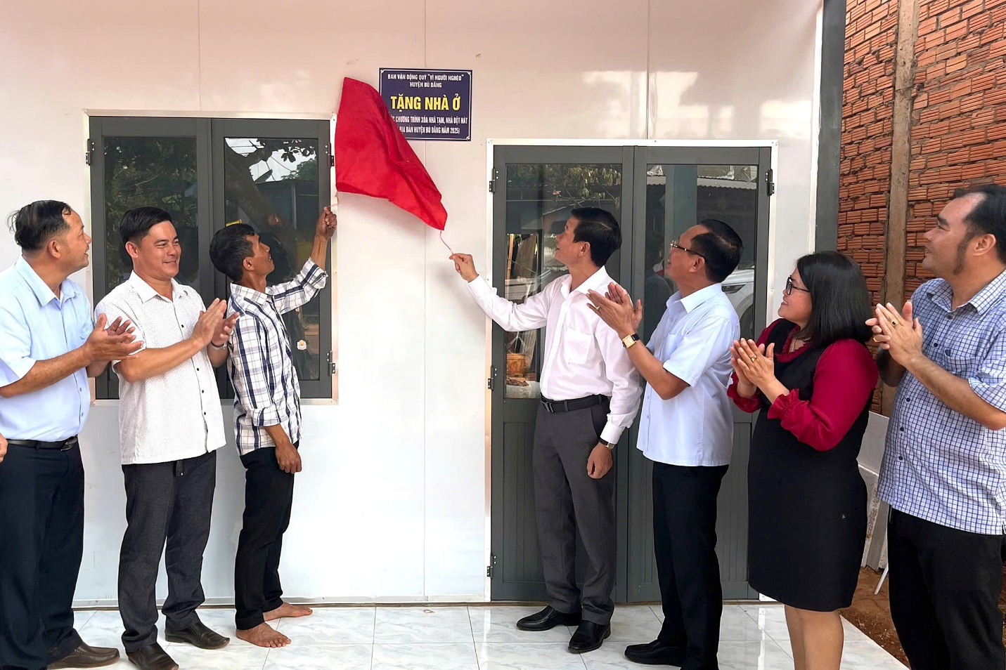 Chung tay xoá nhà tạm, nhà dột nát