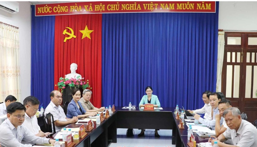 Bí thư Tỉnh ủy Tôn Ngọc Hạnh đối thoại với công dân