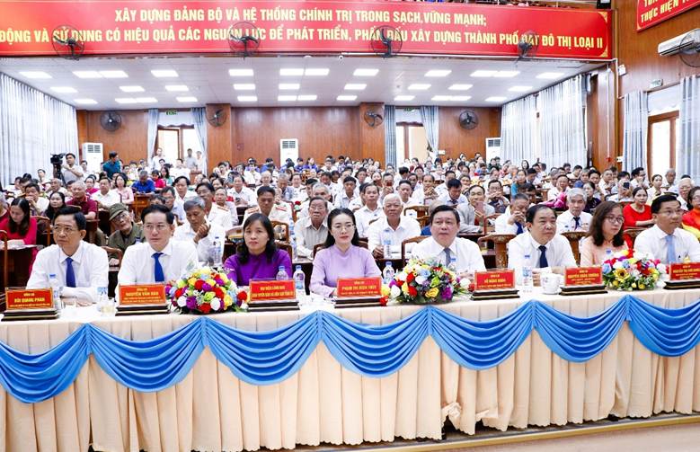 Đồng Xoài: Tổng kết 10 năm thực hiện chỉ thị 05- CT/TW của Bộ Chính trị