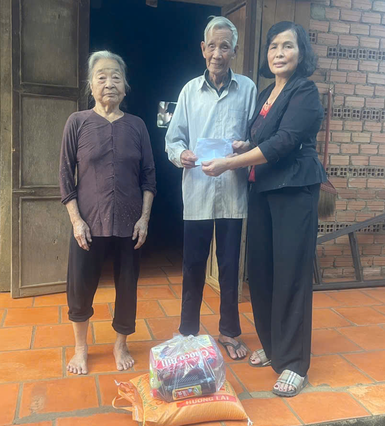 Người bí thư chi bộ mẫu mực học và làm theo Bác