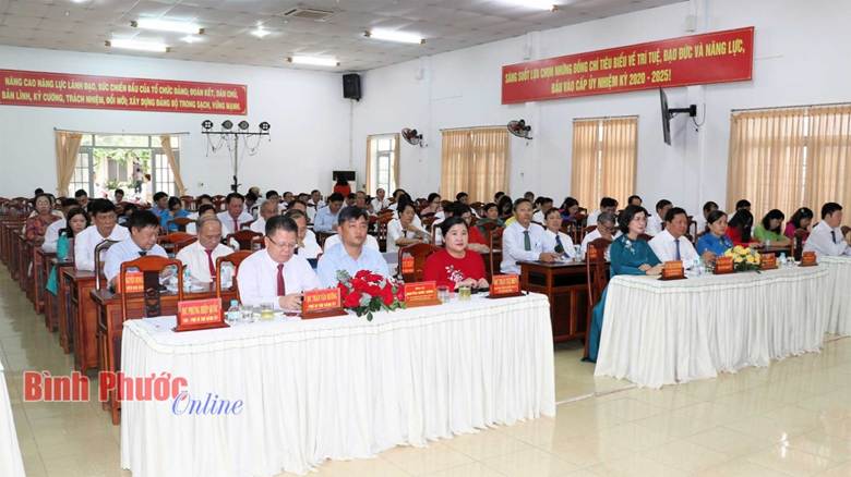 Tuyên dương 14 tập thể, 30 cá nhân có thành tích xuất sắc trong thực hiện Chỉ thị 05-CT/TW