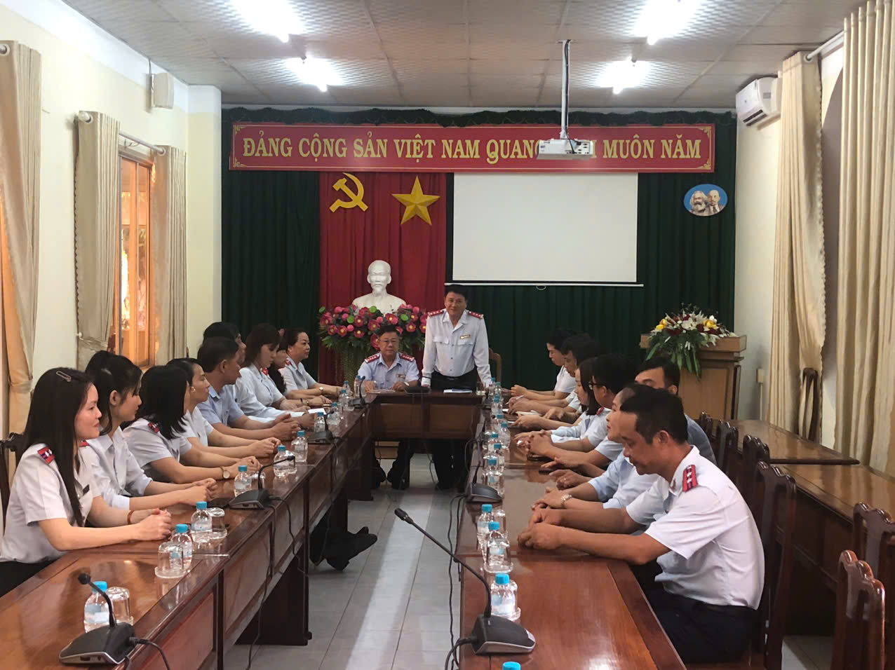 Chi bộ Thanh tra tỉnh: Học tập, làm theo Bác để phục vụ Nhân dân 